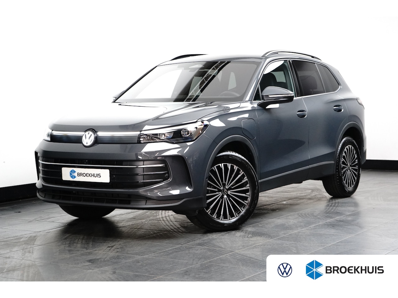 Volkswagen Tiguan - 1.5 TSI eHybrid 204PK Life | Trekhaak | Camera | - AutoWereld.nl
