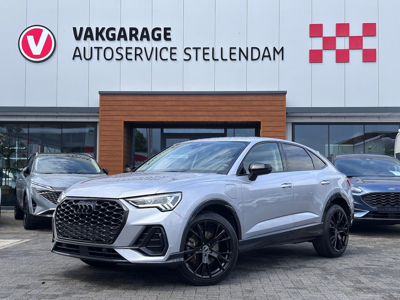Audi Q3 Sportback - 45 TFSI e Edition|20 Inch velgen|Privacy Glass|Adapt Cruise|Camera - AutoWereld.nl