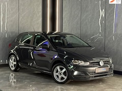 Volkswagen Polo - 1.0 MPI Comfortline Business |1e Eignr|Navi|Cruise|Parkpilot|LED|Airco|Boekjes