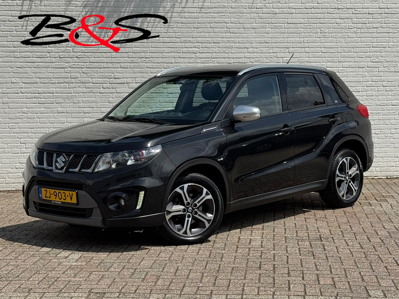 Suzuki Vitara - 1.4 S Trekhaak Camera Pdc v+a Adaptieve cruise Keyless Navigatie Verwarmde stoelen - AutoWereld.nl