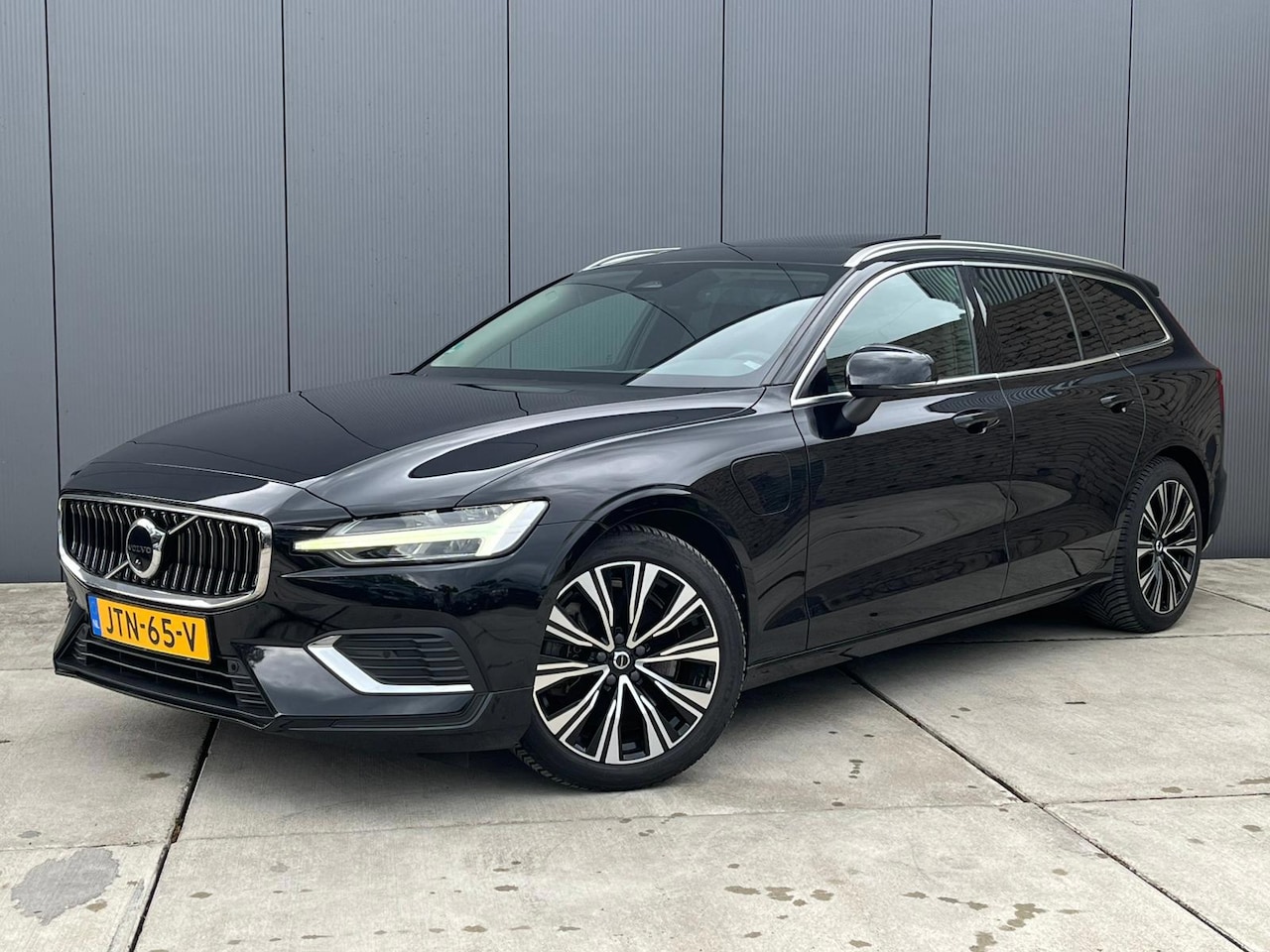 Volvo V60 - 2.0 T6 Plug-in hybrid AWD Ultimate Bright Long Range | 360 Camera | Harman Kardon | Memory - AutoWereld.nl