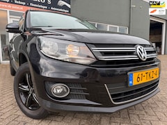 Volkswagen Tiguan - 1.4 TSI Sport&Style met elec panorama dak en trekhaak en navigatie en