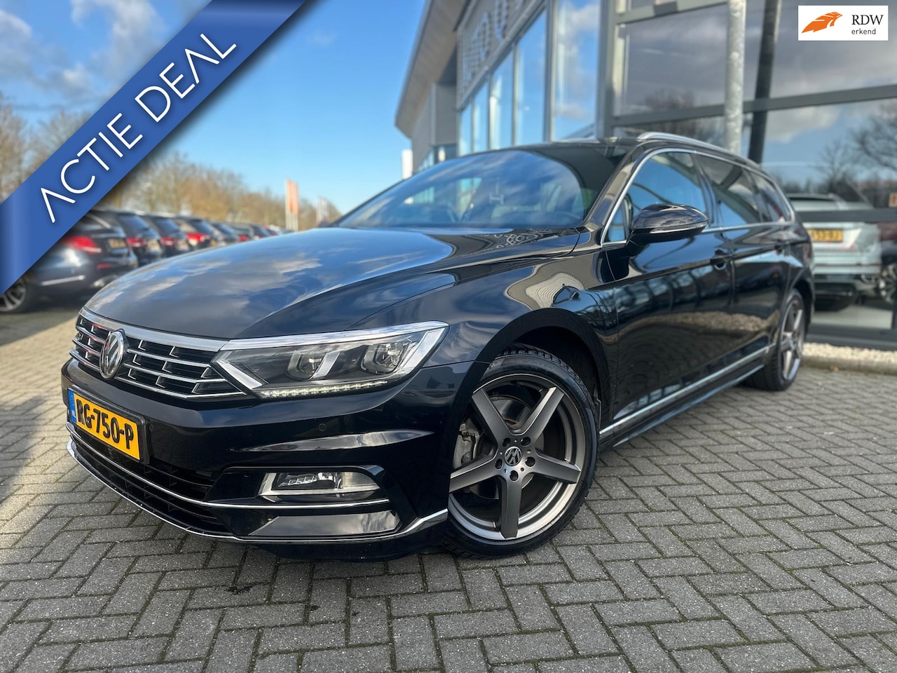 Volkswagen Passat Variant - 1.4 TSI Highline Business R | Automaat | Trekhaak | Stoel Verwarming | Camera | PDC | Navi - AutoWereld.nl