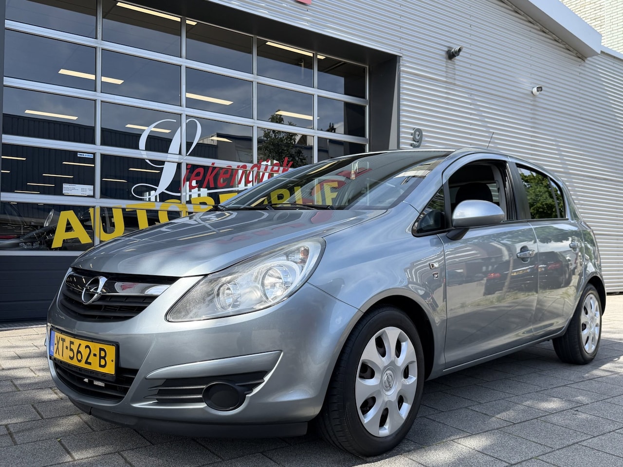 Opel Corsa - 1.0-12V '111' Edition - 5Drs - Airco I Comfort pakket I 117.000 KM - AutoWereld.nl