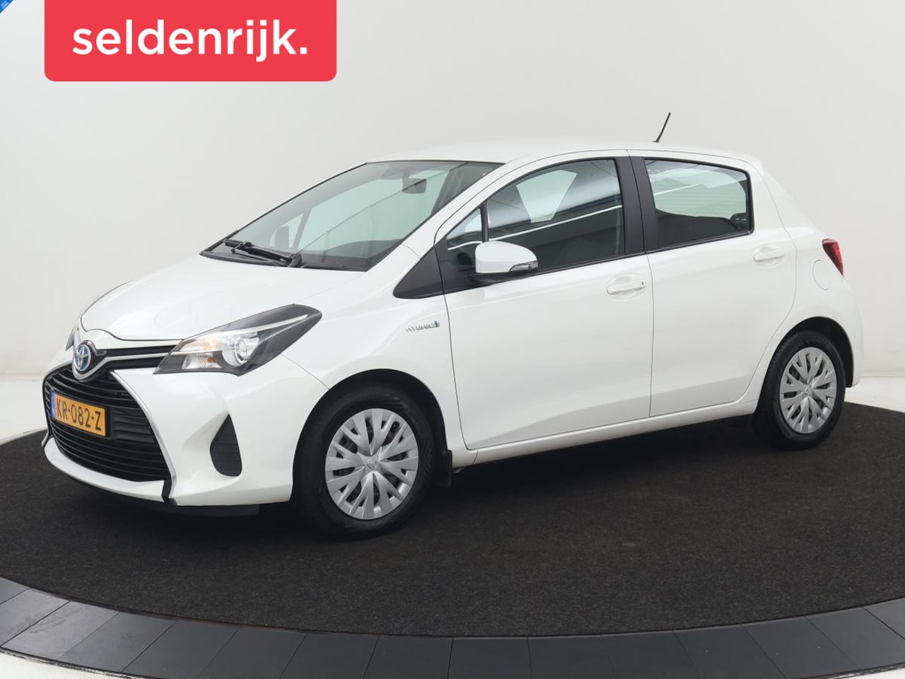 Toyota Yaris - 1.5 Hybrid Aspiration | Camera | Trekhaak | Climate control | Bluetooth - AutoWereld.nl