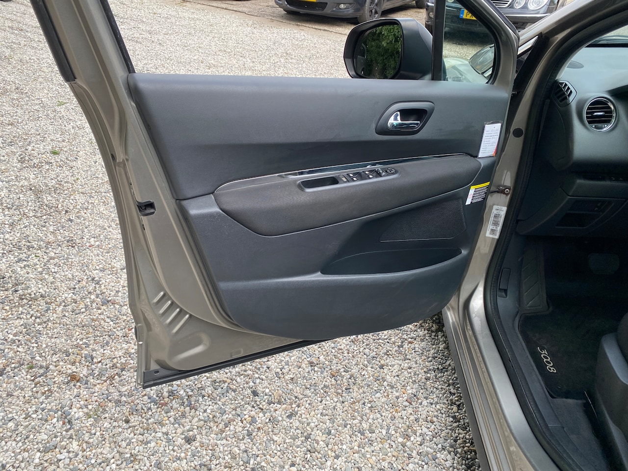 Peugeot 3008 - 1.6 THP Allure AUTOMAAT - PANO DAK - NAVI - CRUISE - NAP