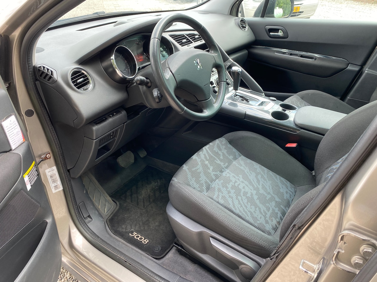 Peugeot 3008 - 1.6 THP Allure AUTOMAAT - PANO DAK - NAVI - CRUISE - NAP