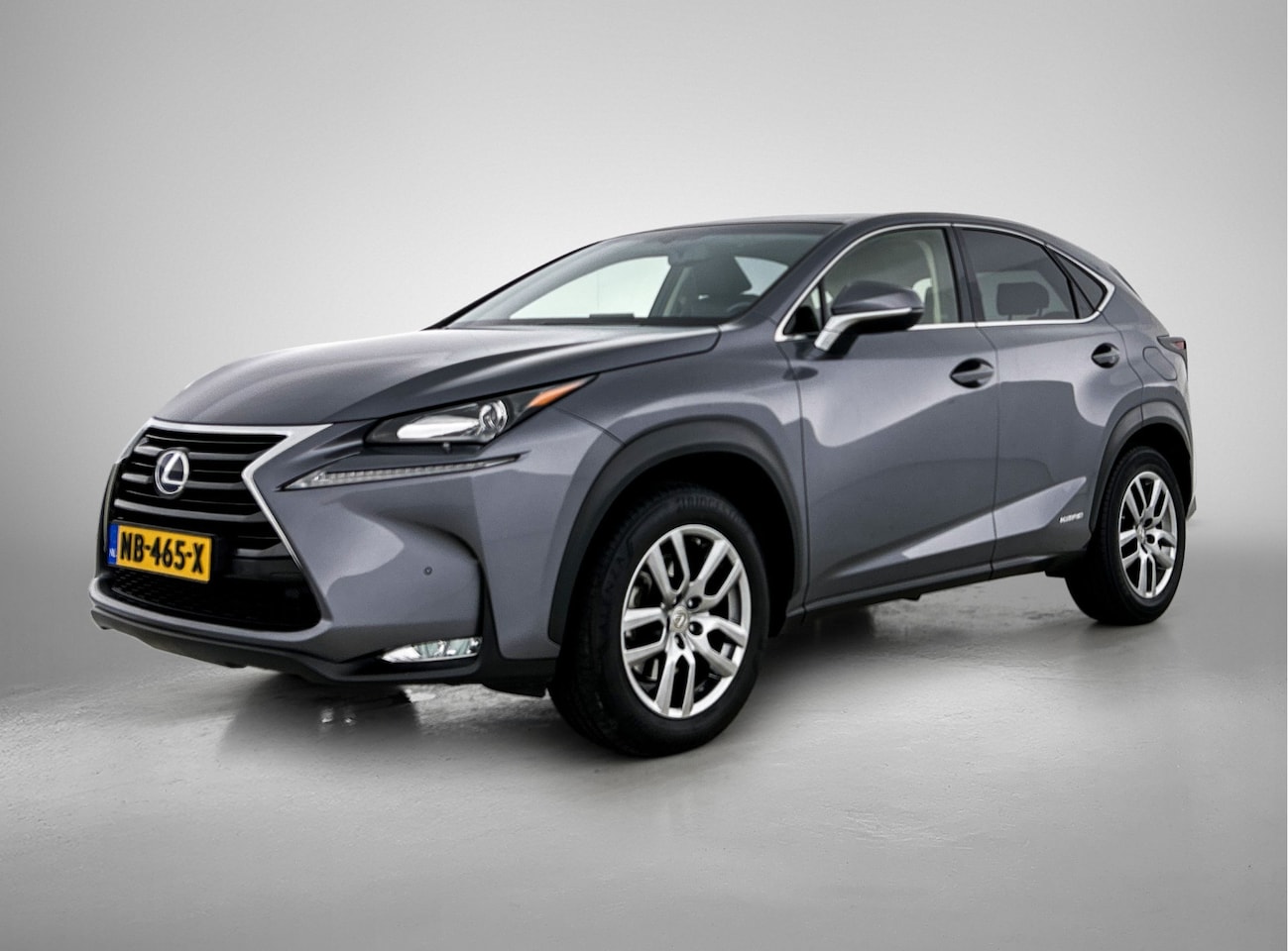 Lexus NX - 300h AWD Luxury Line | Leder | - AutoWereld.nl