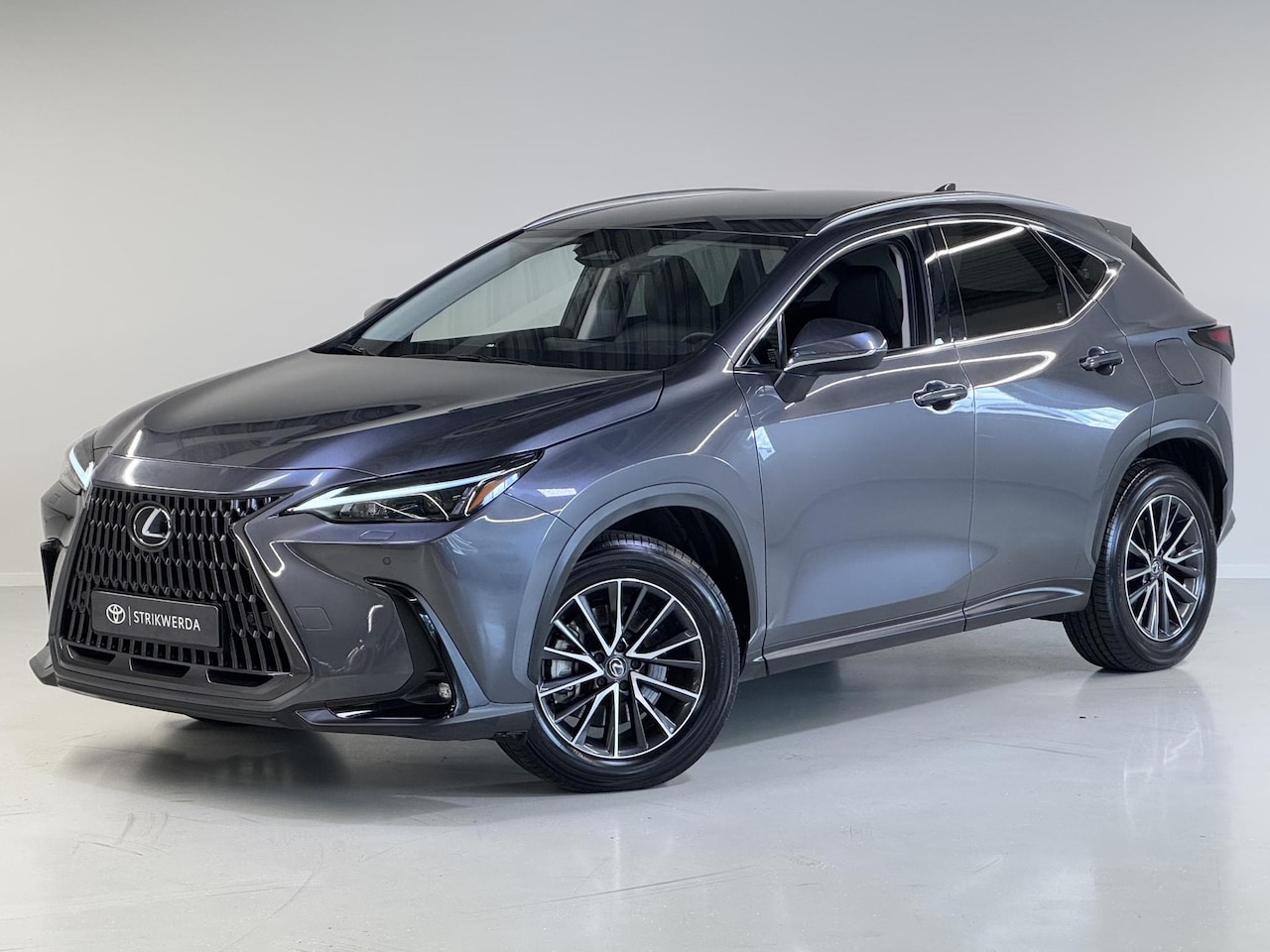 Lexus NX - 450h+ AWD Luxury Line | 1000kg trekgewicht | - AutoWereld.nl