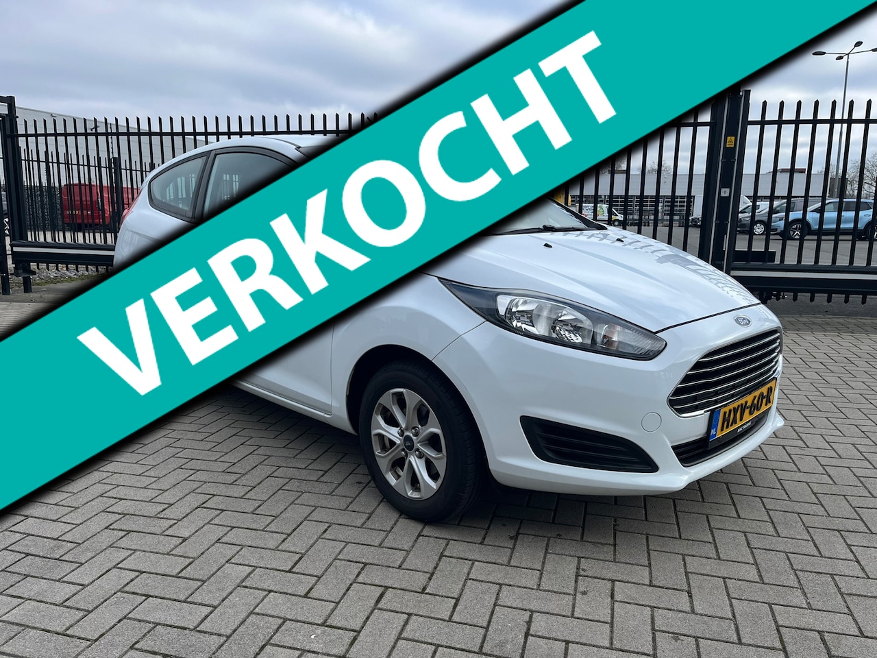 Ford Fiesta - 1.25 / Sync Edition ! Winter pakket / Carplay / Camera Distributie Vervangen. - AutoWereld.nl