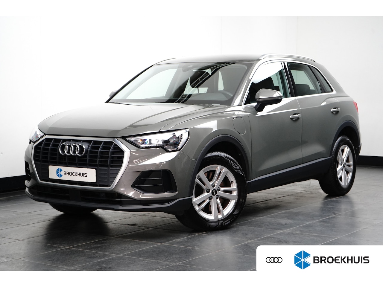 Audi Q3 - 45 245PK S-Tronic TFSI e | PDC V+A | App connect | Lederen stoelen zwart | Stoelverwarming - AutoWereld.nl