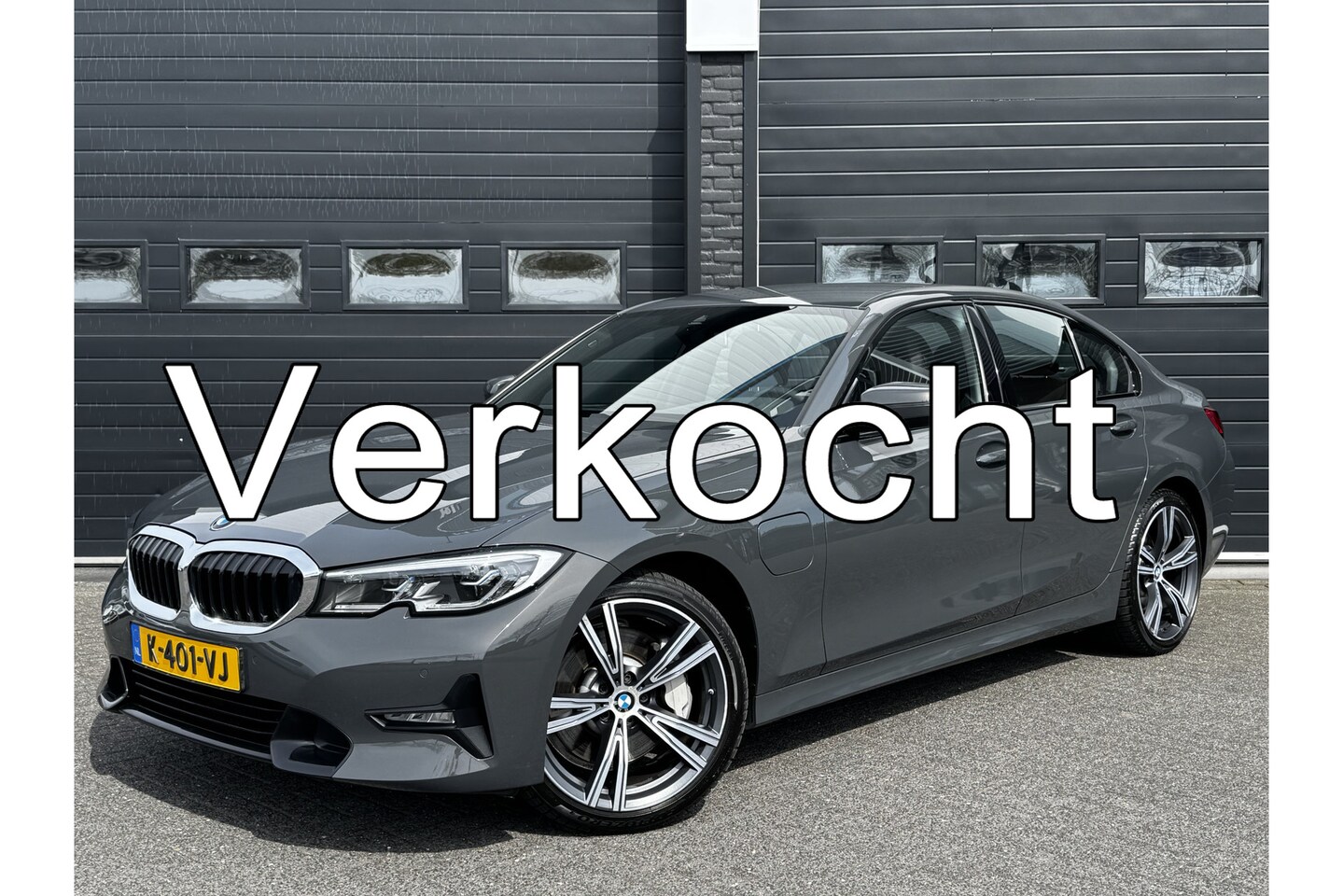 BMW 3-serie - 330e High Executive 293PK Dealer OH | Laser | 19'' | Individual kleur | Leder | €29.950,- - AutoWereld.nl