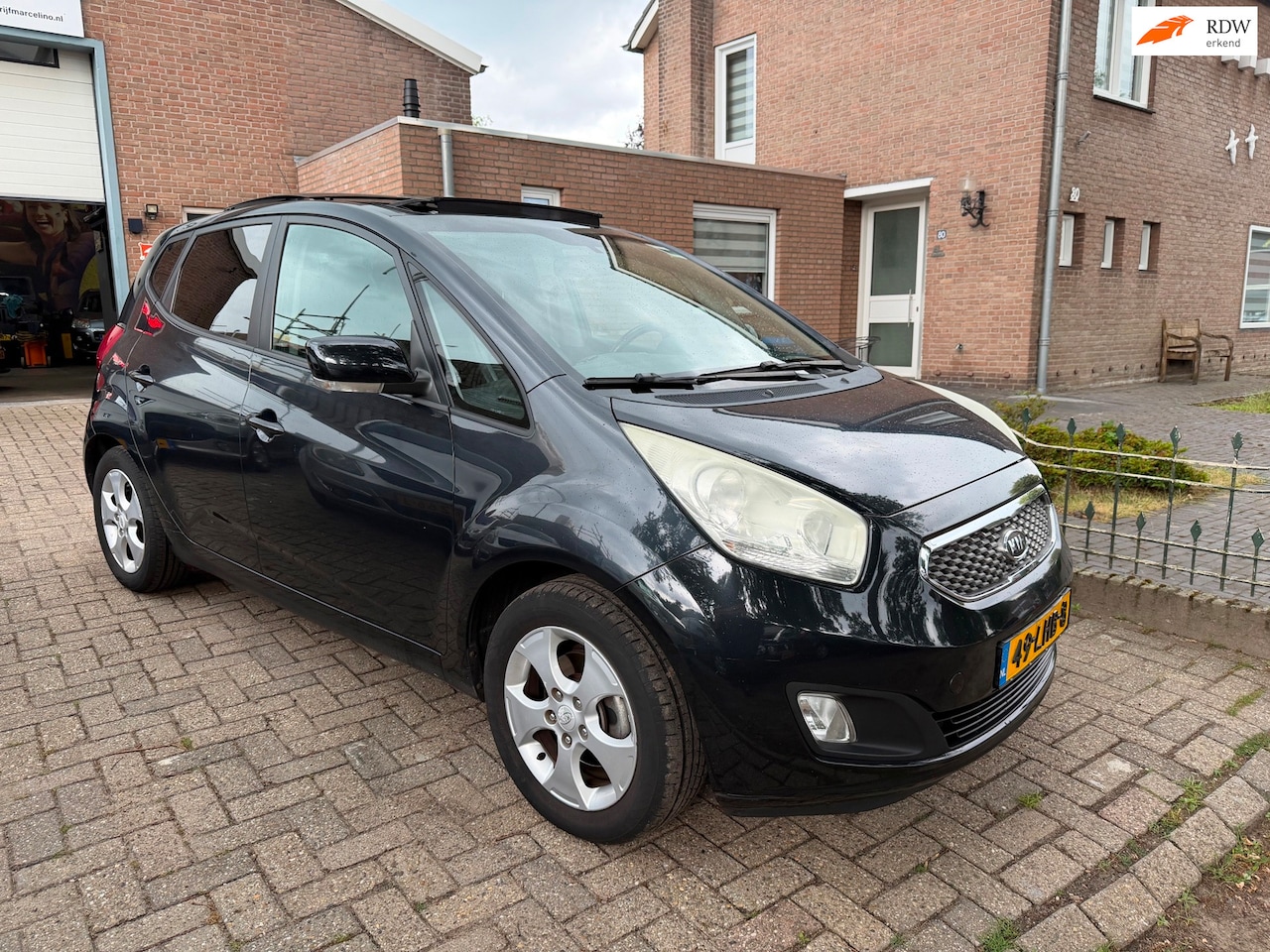 Kia Venga - 1.4 CVVT X-ecutive 1.4 CVVT X-ecutive - AutoWereld.nl