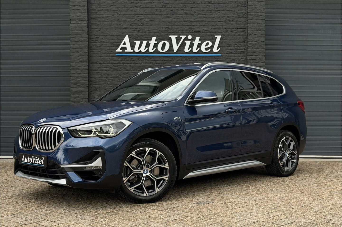 BMW X1 - xDrive25e | Panodak | Sportleder | Head-Up | Trekhaak | Camera | Full Option - AutoWereld.nl