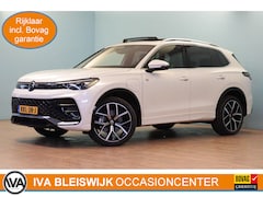 Volkswagen Tiguan - 1.5 eHybrid R-Line Business | APPCONNECT | CAMERA + PDC | SCHUIF / KANTELDAK | LANE-ASSIST