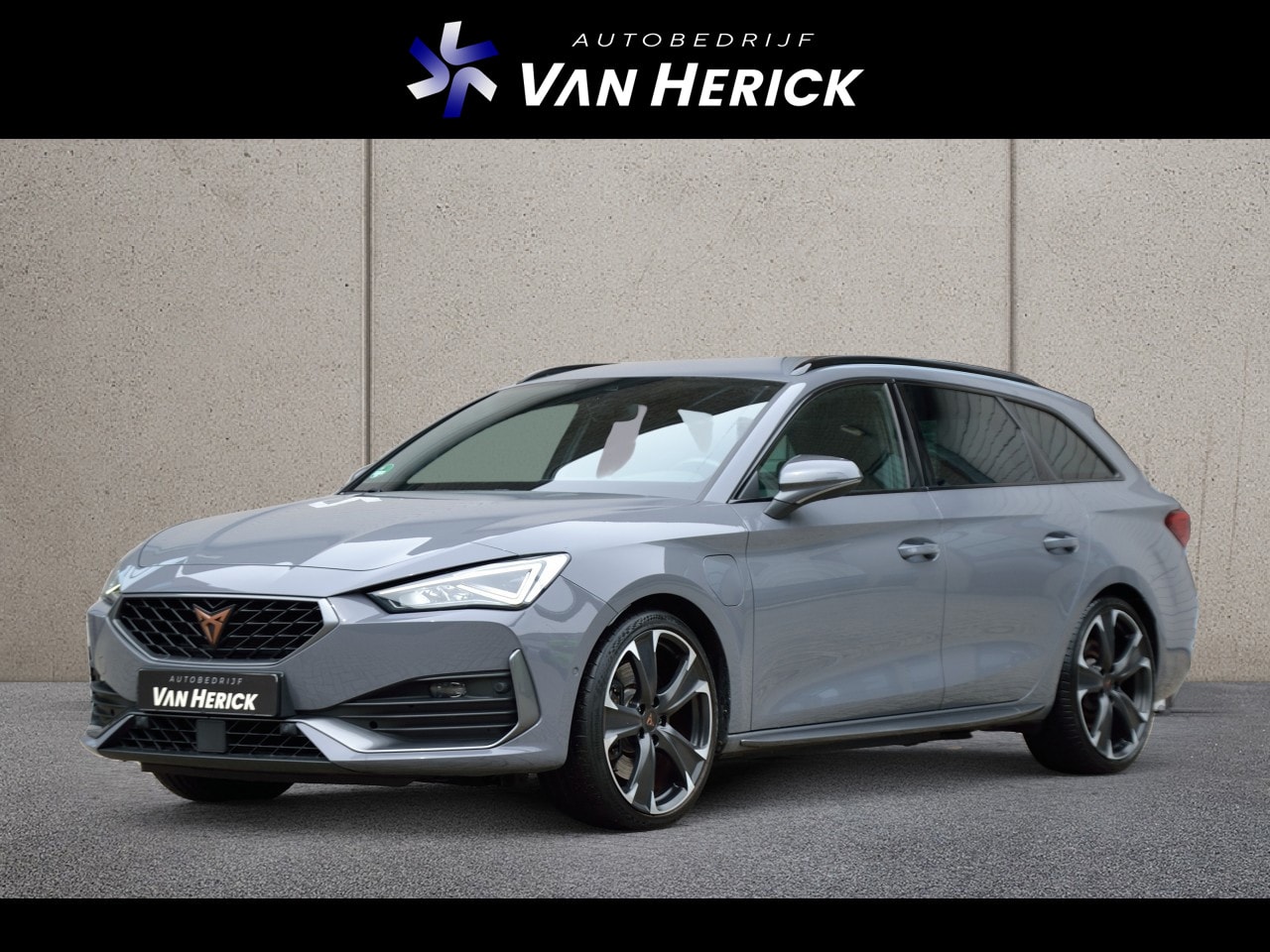 CUPRA Leon Sportstourer - 1.4 e-Hybrid VZ Performance 245PK | Winterpakket | Trekhaak | Achteruitrijcamera - AutoWereld.nl