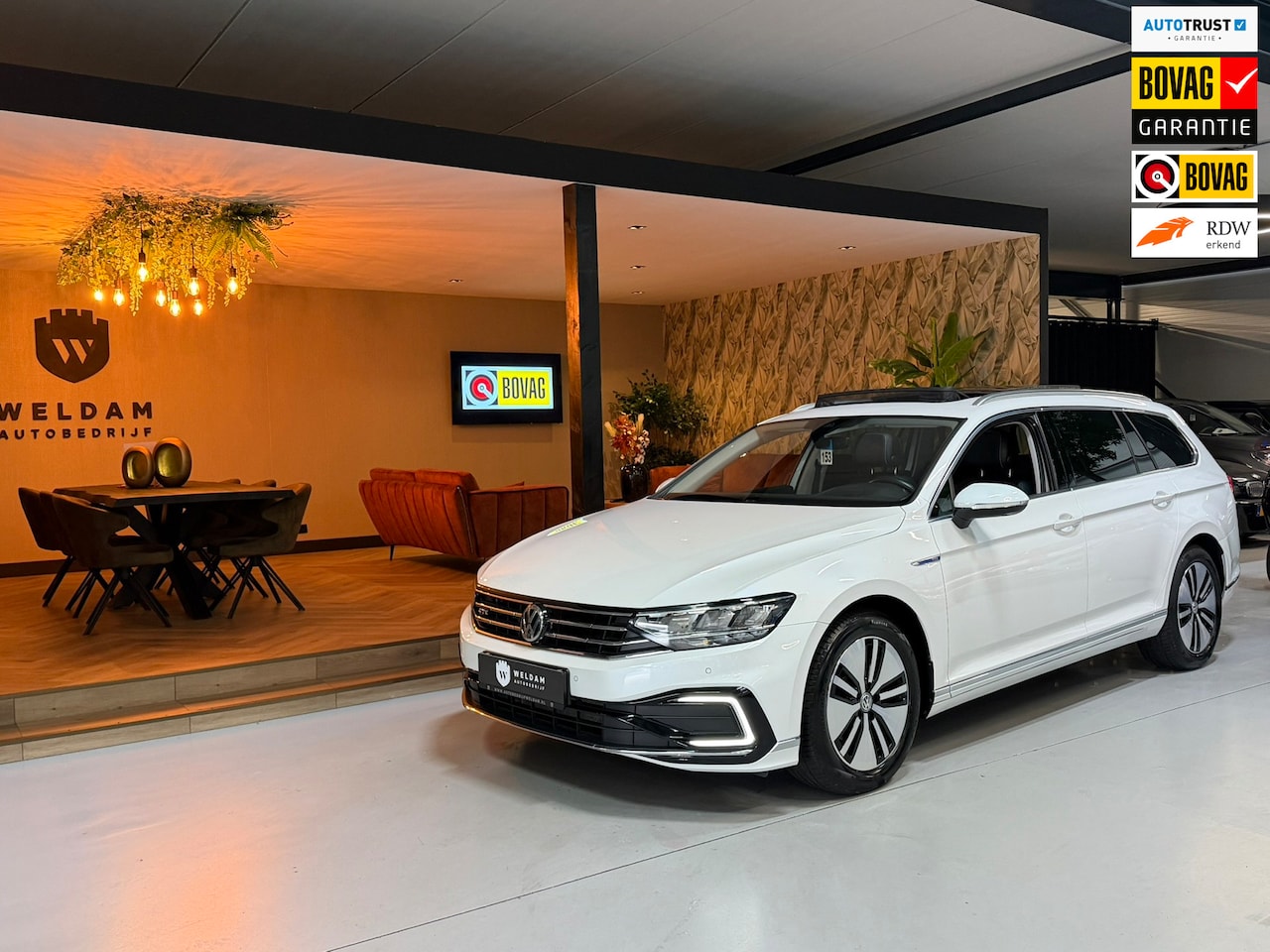 Volkswagen Passat Variant - 1.4 TSI GTE|218pk|Plug-in Hybrid|Pano|Massage|Elek. Trekhaak|Head-up|360° Camera|Leder|Rij - AutoWereld.nl