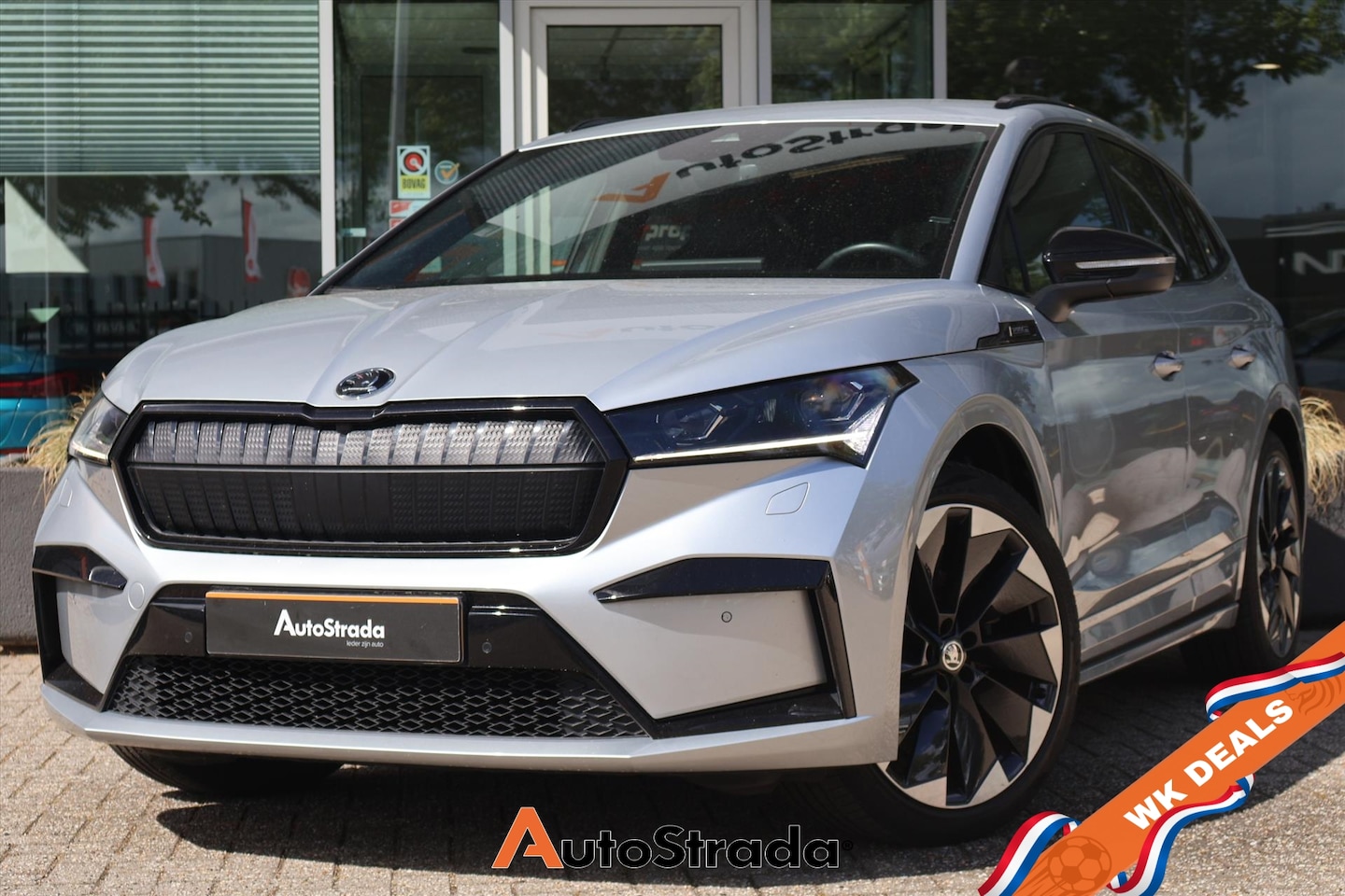Skoda Enyaq iV - 60 SportLine 180pk I Navi I Camera I Matrix LED I ACC I DAB I Climate I Sfeerverlichting - AutoWereld.nl