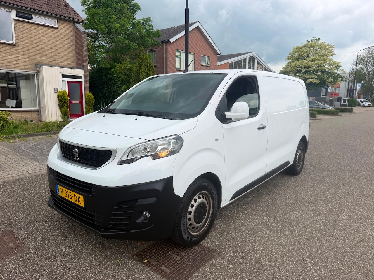 Peugeot Expert - 231S 2.0 BlueHDI 120 Pro 231S 2.0 BlueHDI 120 Pro - AutoWereld.nl