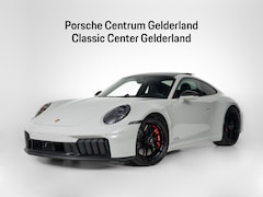 Porsche 911 - Carrera 4 GTS