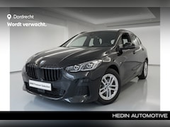 BMW 2-serie Active Tourer - 220i M-Sport | Trekhaak | Massage | Harman Kardon | Driving Assistant Plus | Elec. stoelen