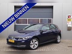 Volkswagen Golf - 1.5 eTSI Style, Parkeerhulp, Massage, Cruise, Navi
