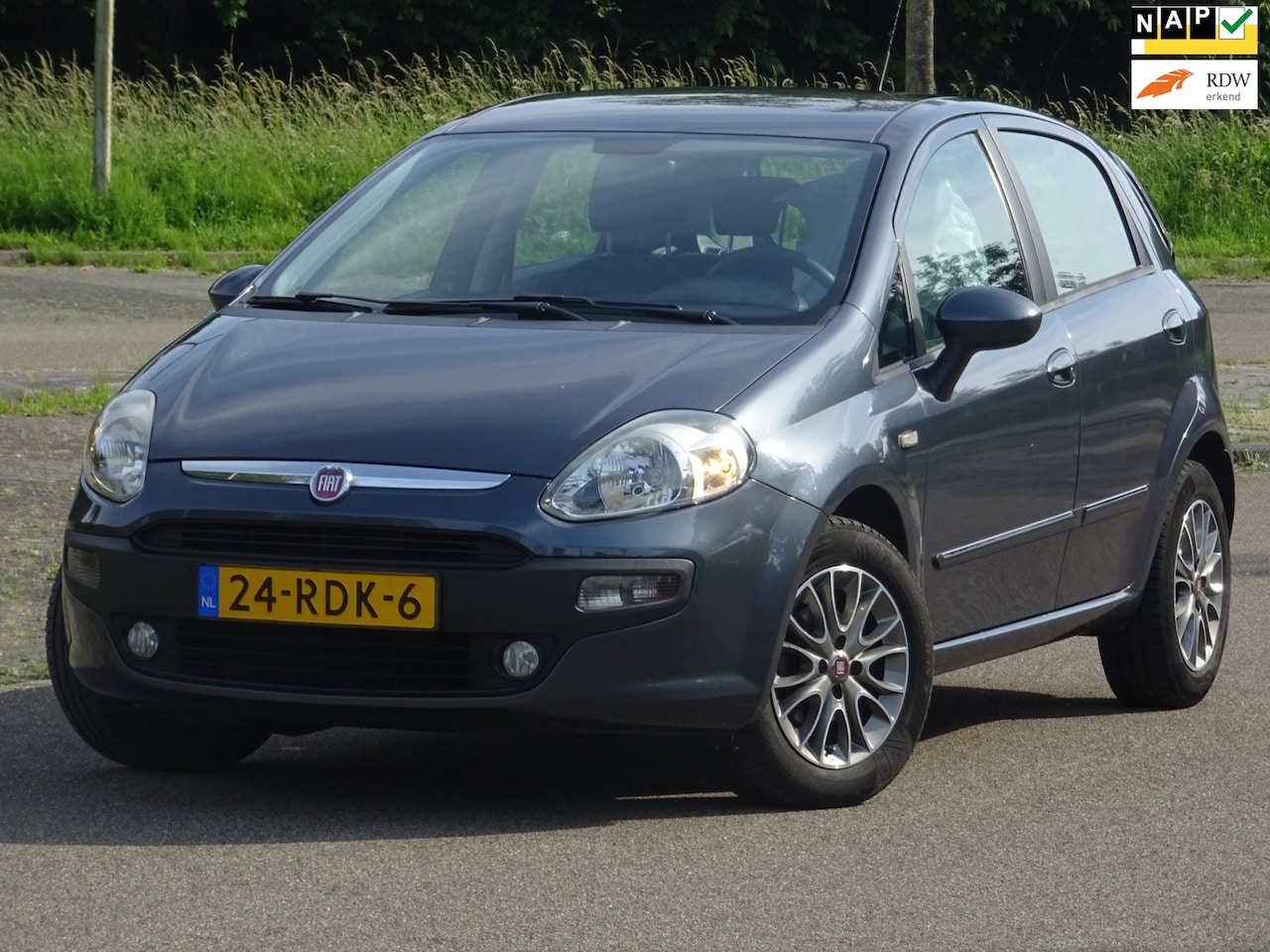 Fiat Grande Punto - 1.4 Active AUTOMAAT NAP/AIRCO/CRUISE/PDC - AutoWereld.nl