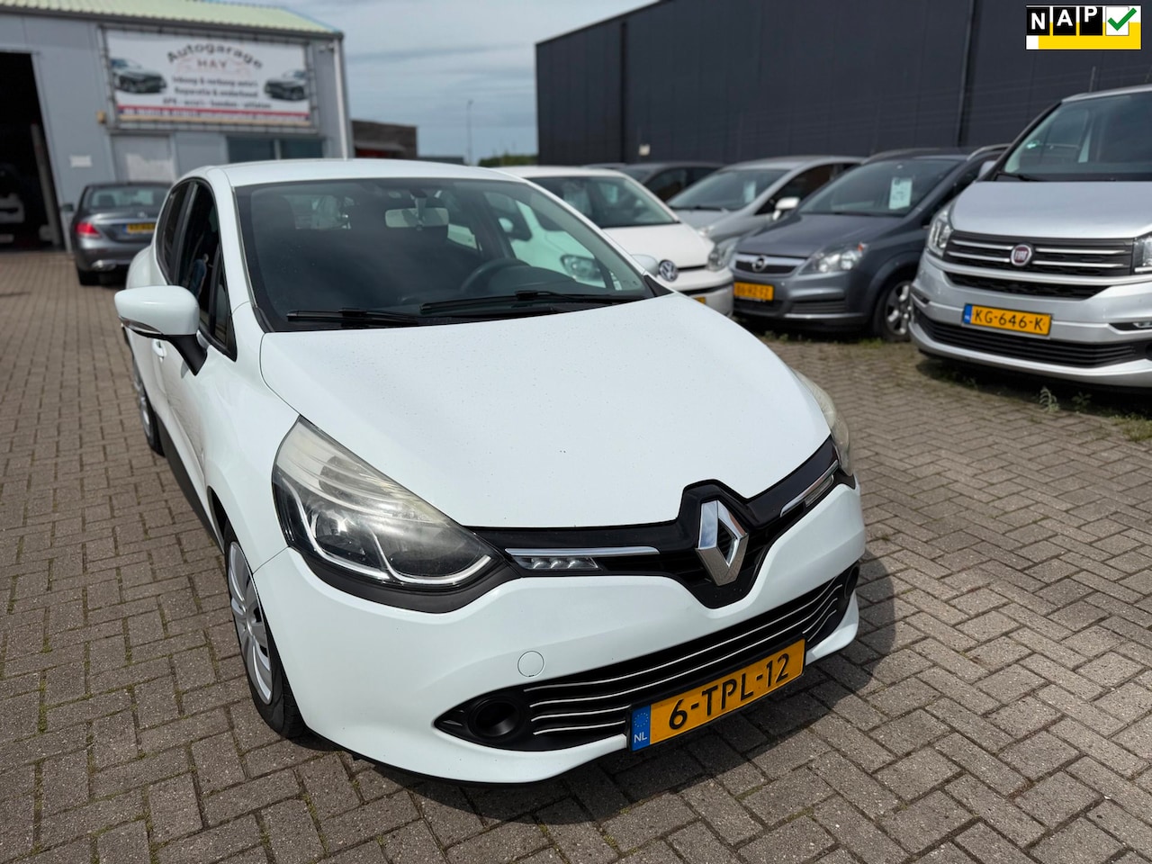 Renault Clio - 1.5 dCi ECO Expression - AutoWereld.nl