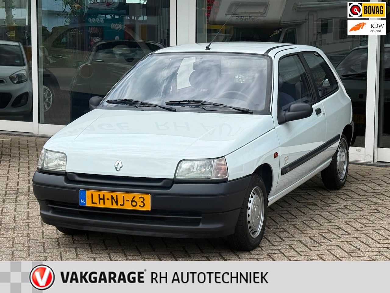 Renault Clio - 1.2 RL 1.2 RL Nieuwstaat, nwe distributrie, nwe apk - AutoWereld.nl