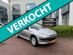 Peugeot 206 - 1.4 XT AUTOMAAT 1 JAAR APK