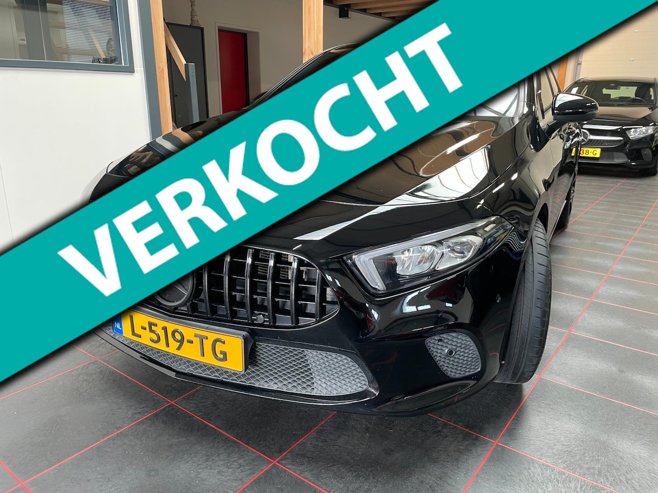 Mercedes-Benz A-klasse - 180 | AMG Line| Premium Plus | Nachtzwart - AutoWereld.nl