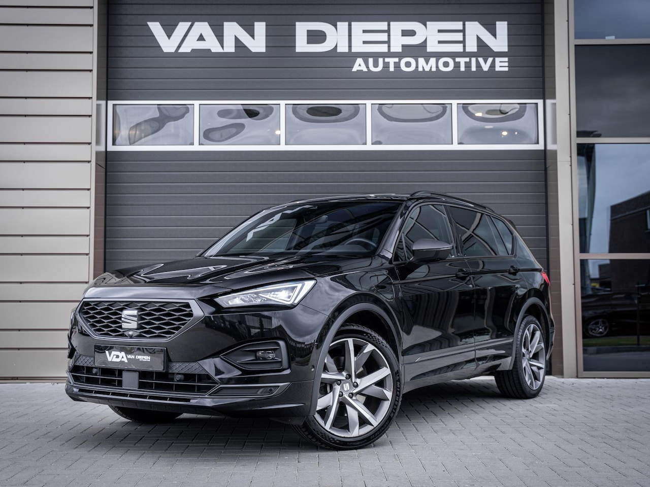 SEAT Tarraco - 1.4 TSI e-Hybrid PHEV Xcellence FR-Line l Pano l Trekh. l ACC l Memory - AutoWereld.nl