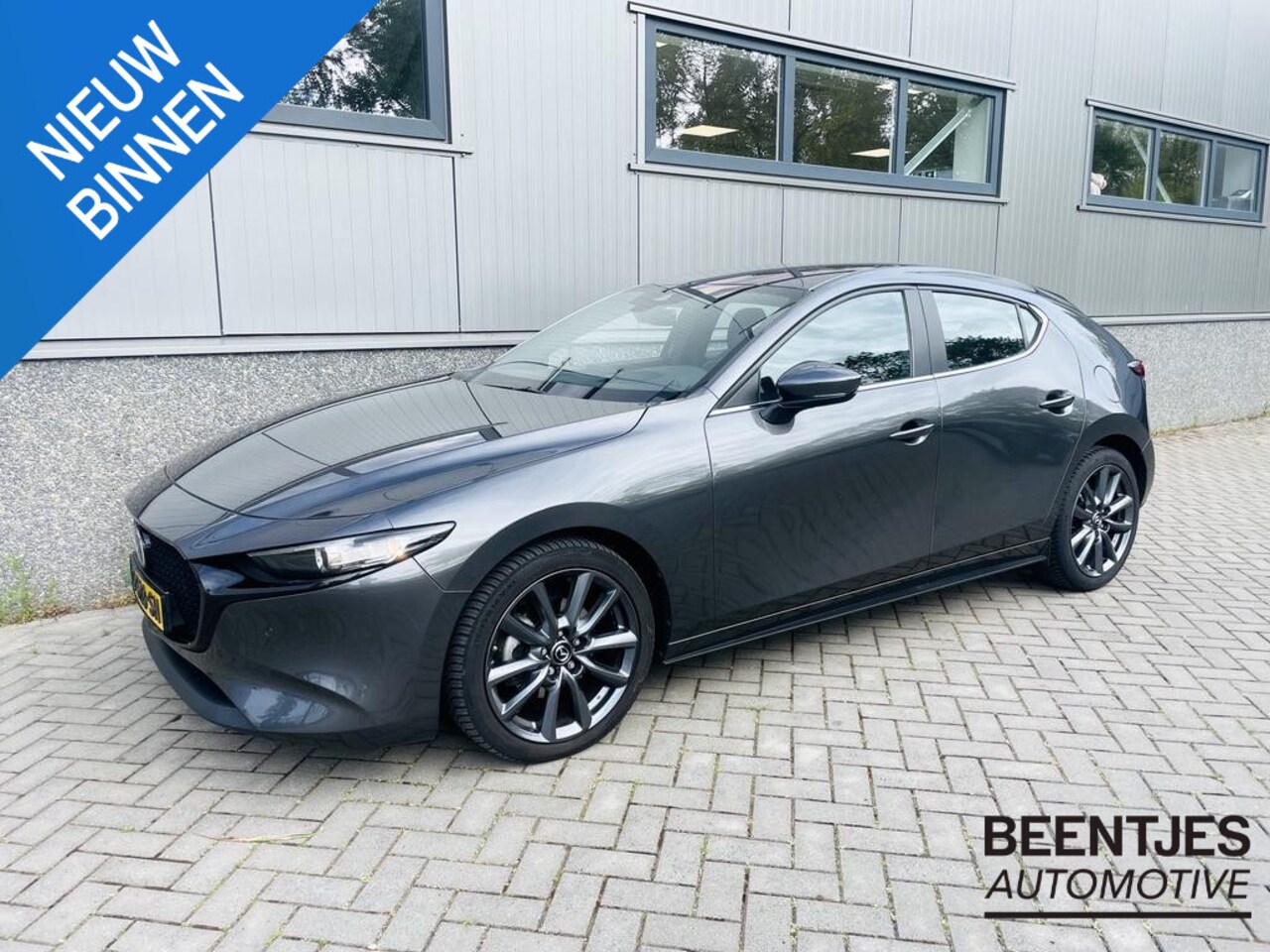 Mazda 3 - 2.0 e-SkyActiv-X M 180pk Comfort Bose | Camera | Stoelverw. | Memory seats | 18" - AutoWereld.nl