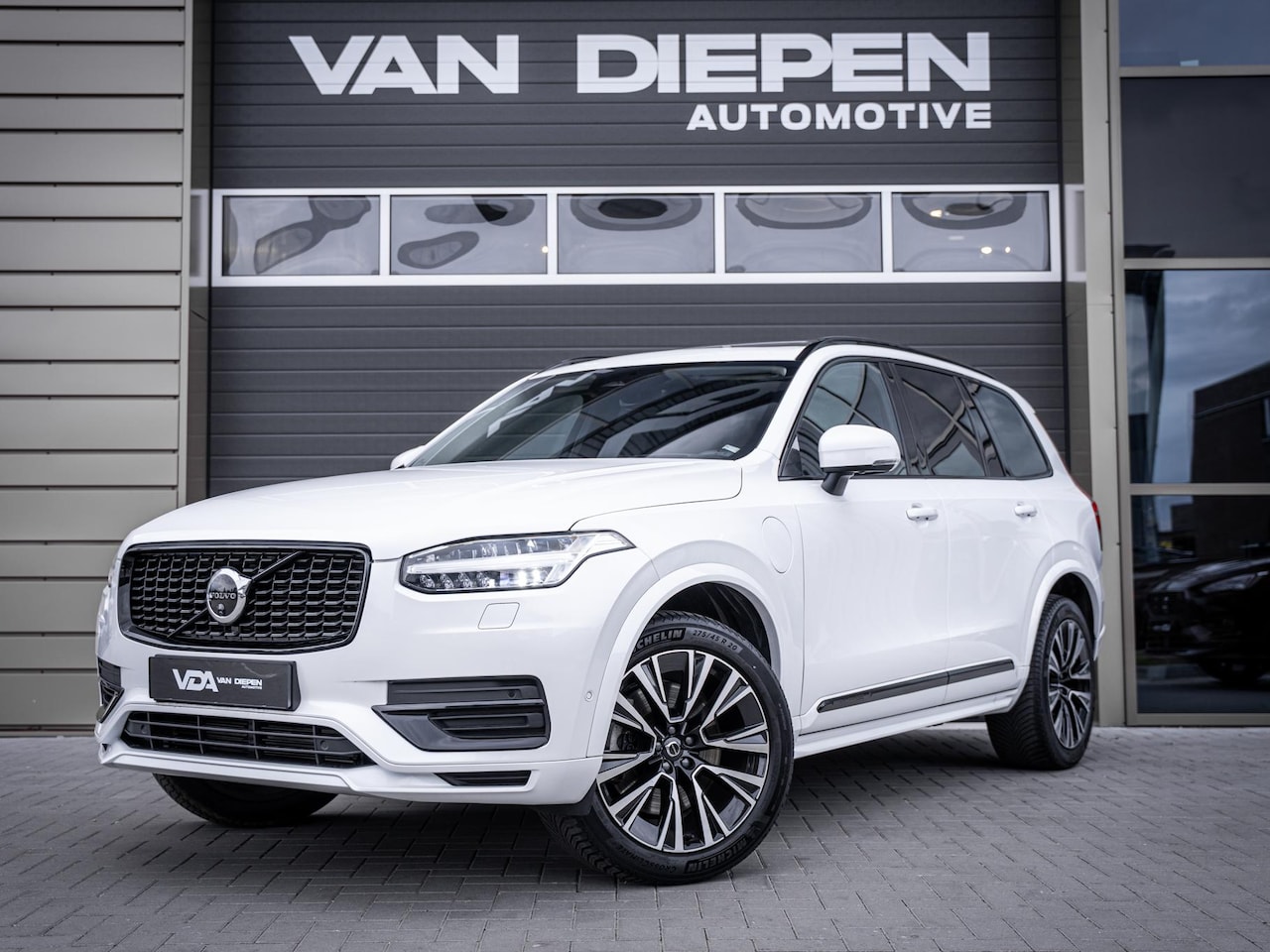 Volvo XC90 - 2.0 T8 Recharge AWD Ultimate Bright - R-Design l Pano l Trekhaak l HUD l Memory - AutoWereld.nl