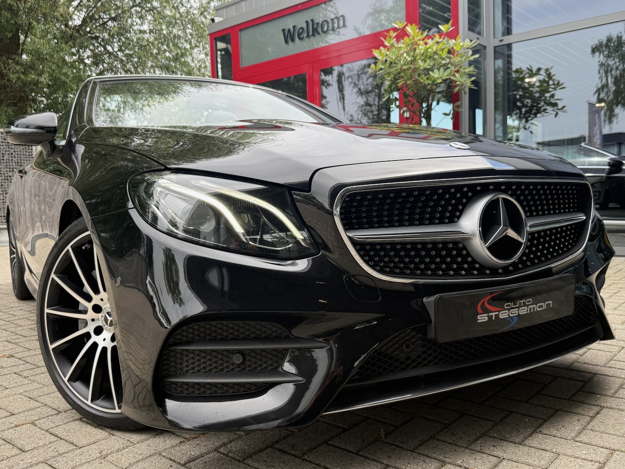 Mercedes-Benz E-klasse Cabrio - 200 AMG *!* LEDER/ NAVI/ 20 INCH/ LED/ CAMERA *!* - AutoWereld.nl
