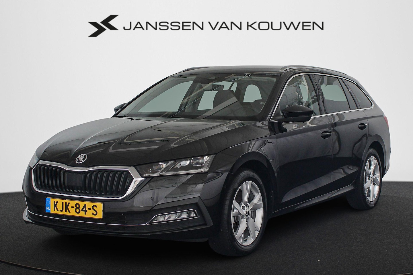 Skoda Octavia Combi - 1.4 TSI iV PHEV Business Edition Plus Stoelverwarming Memory Camera Dodehoek LED Koplampen - AutoWereld.nl