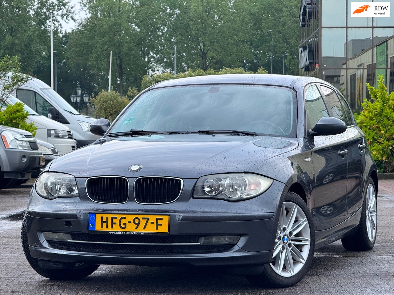 BMW 1-serie - 116i High Executive | 17 inch | Airco | Stoelverwarming | 2 sleutels | Getint ramen | elek - AutoWereld.nl