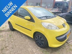 Peugeot 107 - 1.0-12V XR