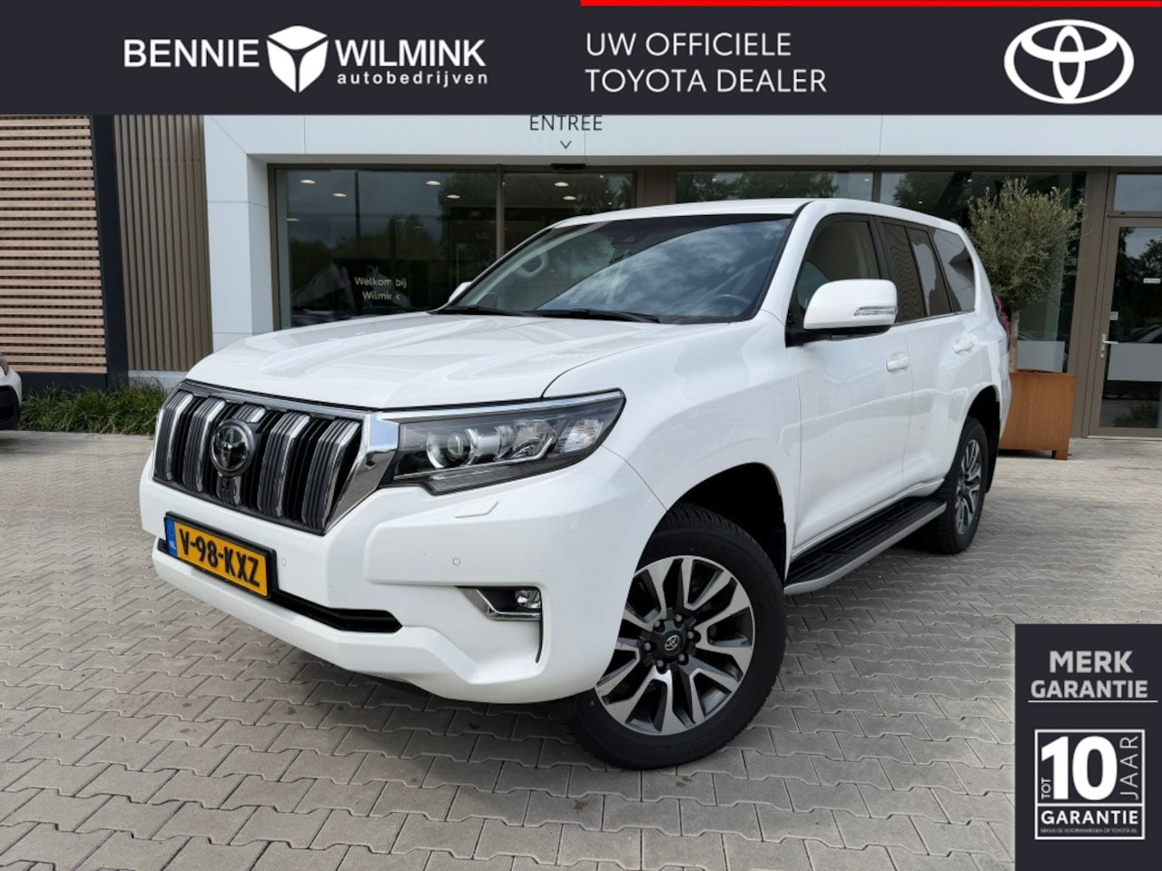 Toyota Land Cruiser - 2.8 D-4D Professional Window Van | Trekhaak - AutoWereld.nl