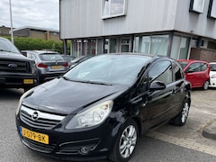 Opel Corsa - 1.2-16V Cosmo 3 Deurs, Airco, Navi. Nette en goed rijdende Corsa. Prijs is inclusief een n