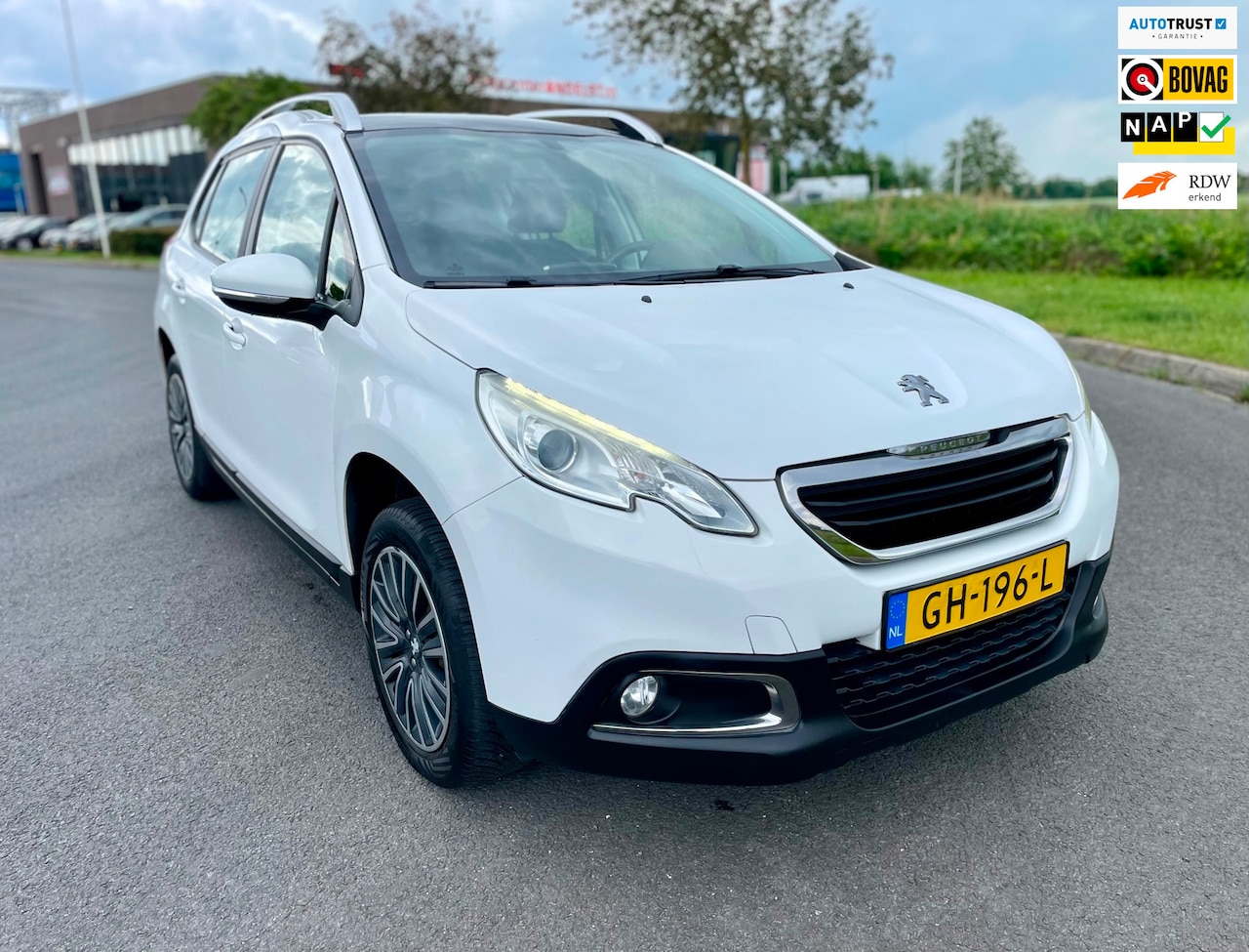 Peugeot 2008 - 1.2 PureTech Active 1.2 PureTech Active, Pano, Trekhaak, Navi, Cruise, Geen import, Nap, Volledig oh, Mooie km - AutoWereld.nl