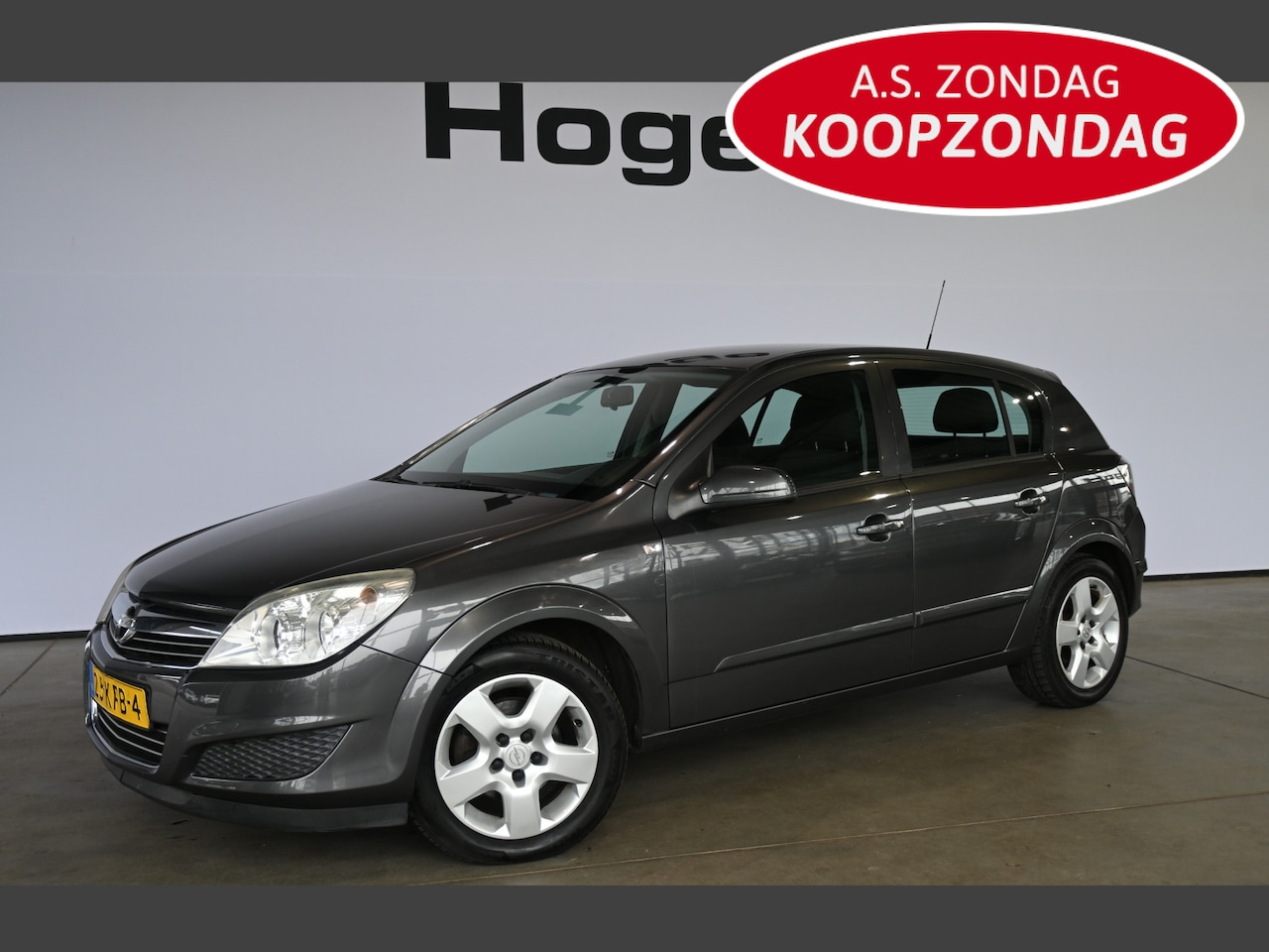 Opel Astra - 1.6 Business Automaat Airco Navigatie Trekhaak Goed Onderhouden! Inruil Mogelijk! - AutoWereld.nl