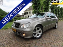 Mercedes-Benz C-klasse Combi - 200 K. Avantgarde Automaat Leer/Stof Ecc Cruisecontrol Navigatie Pdc LM Velgen *Dealer Ond
