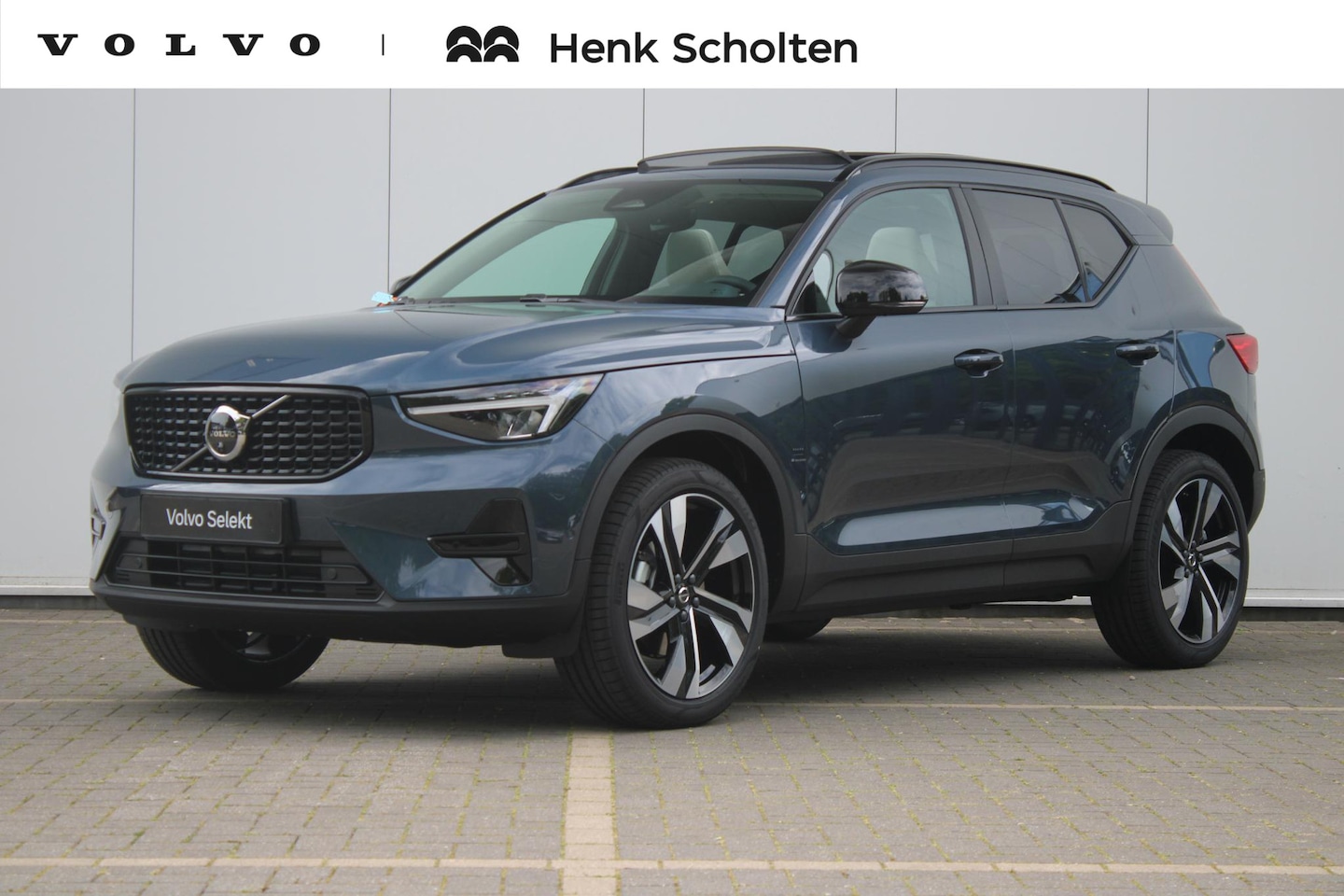 Volvo XC40 - B4 Automaat Plus Dark | Panoramadak | Elektrisch Verstelbare Voorstoelen | Getint Glas Ach - AutoWereld.nl