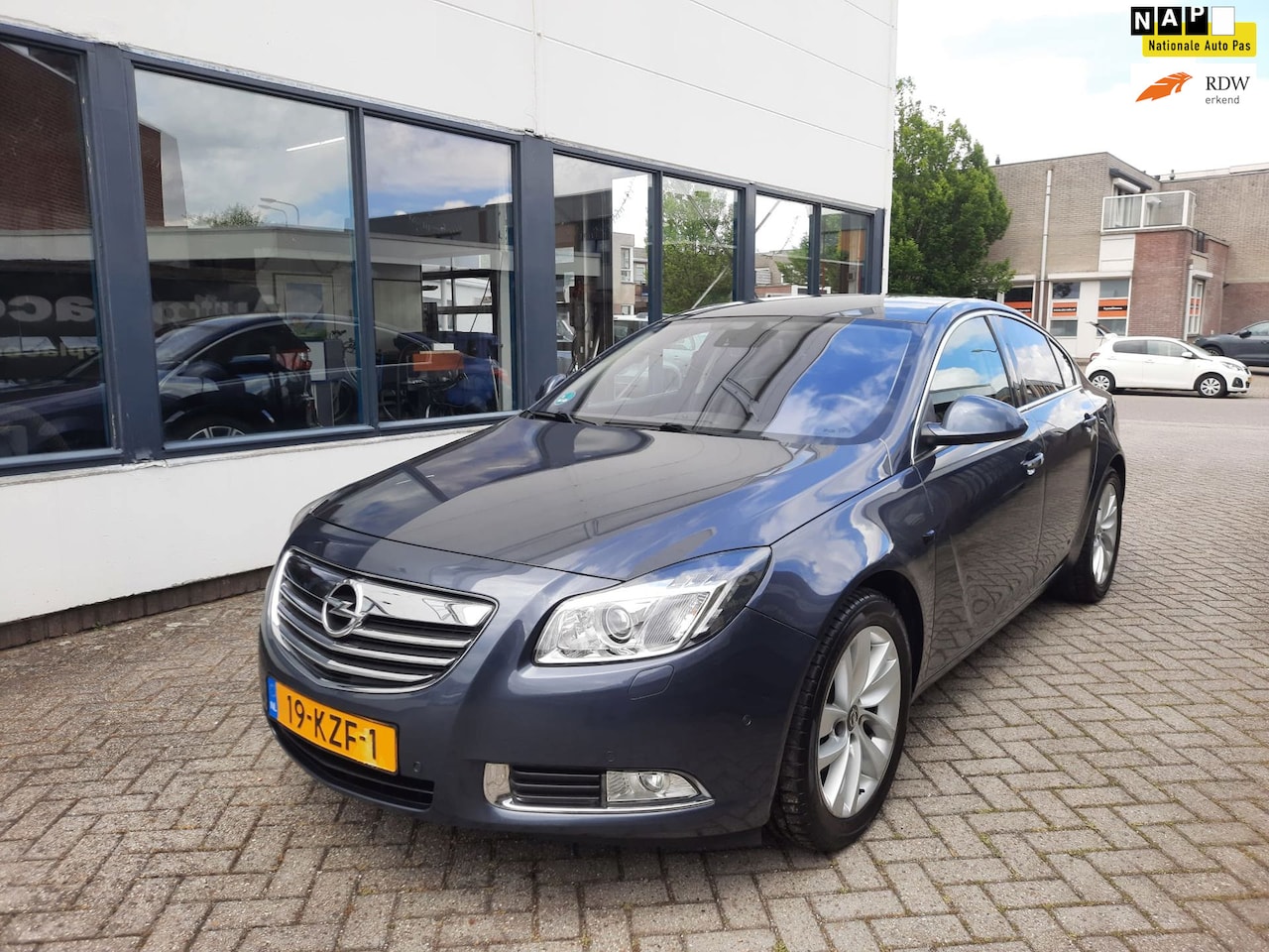 Opel Insignia - 2.0 T VOL SPORT LEER ALLE FACT ECC - AutoWereld.nl