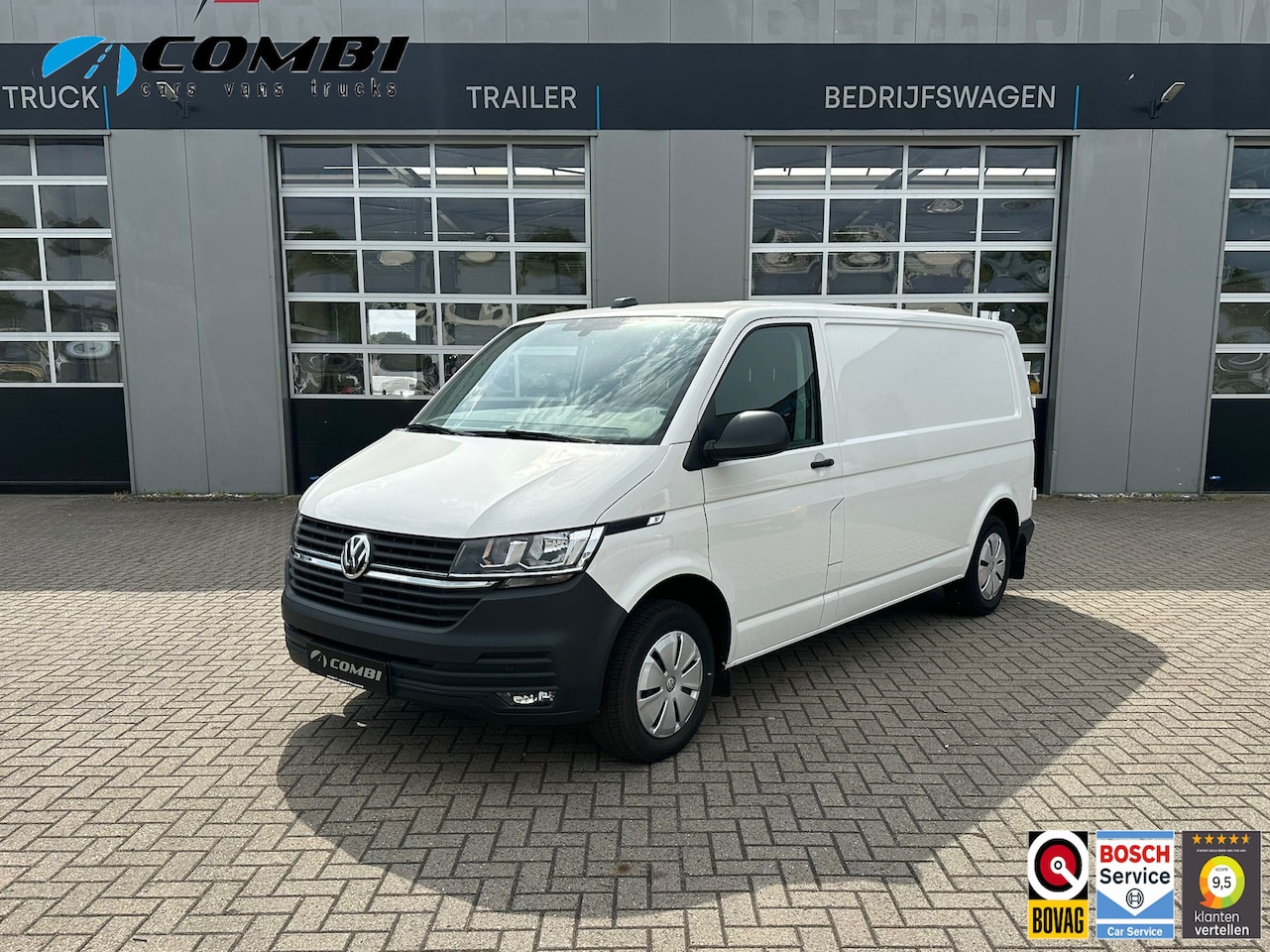 Volkswagen Transporter - 2.0 TDI L2H1 28 BPM Vrij/(Complete inrichting Sortimo)/150pk/Camera - AutoWereld.nl