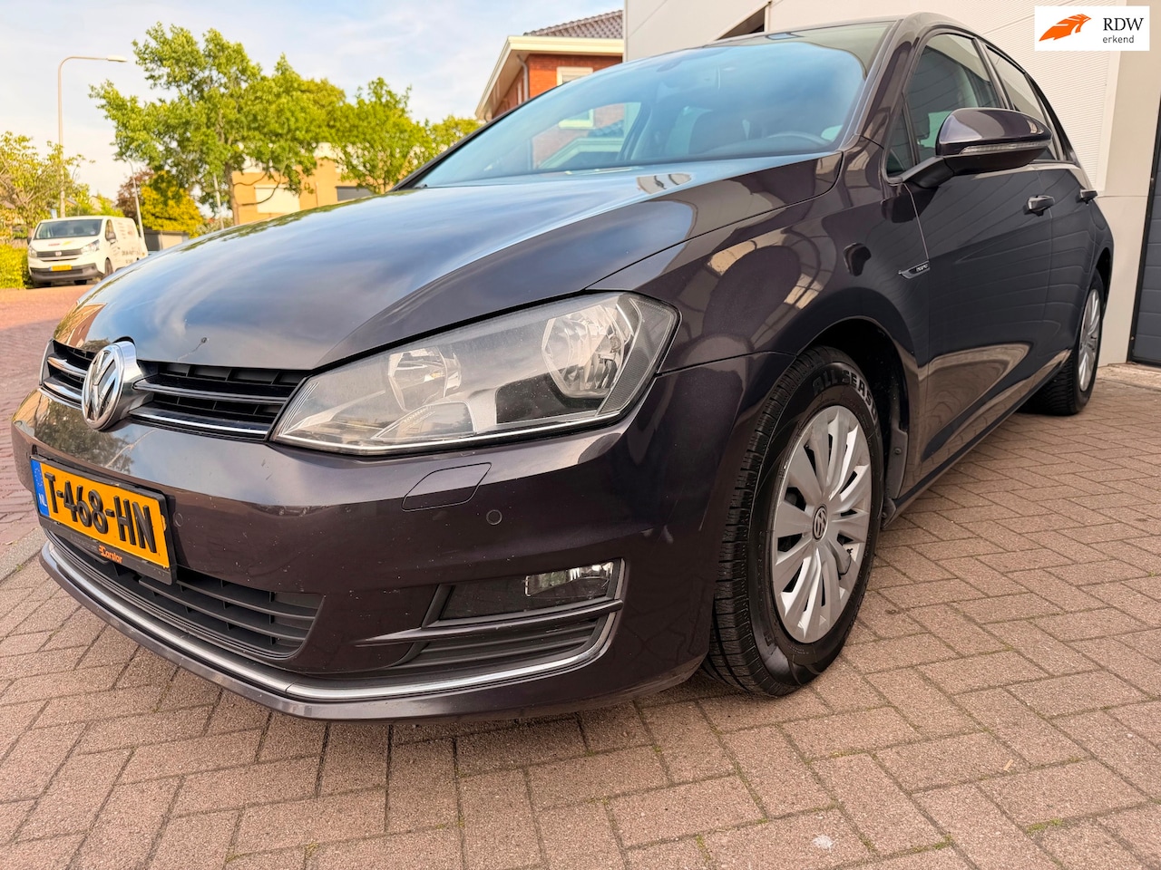Volkswagen Golf - 1.2 TSI Business Lounge/Navi/Stoel verwarming/Cruise-c/Climate-c/PDC - AutoWereld.nl