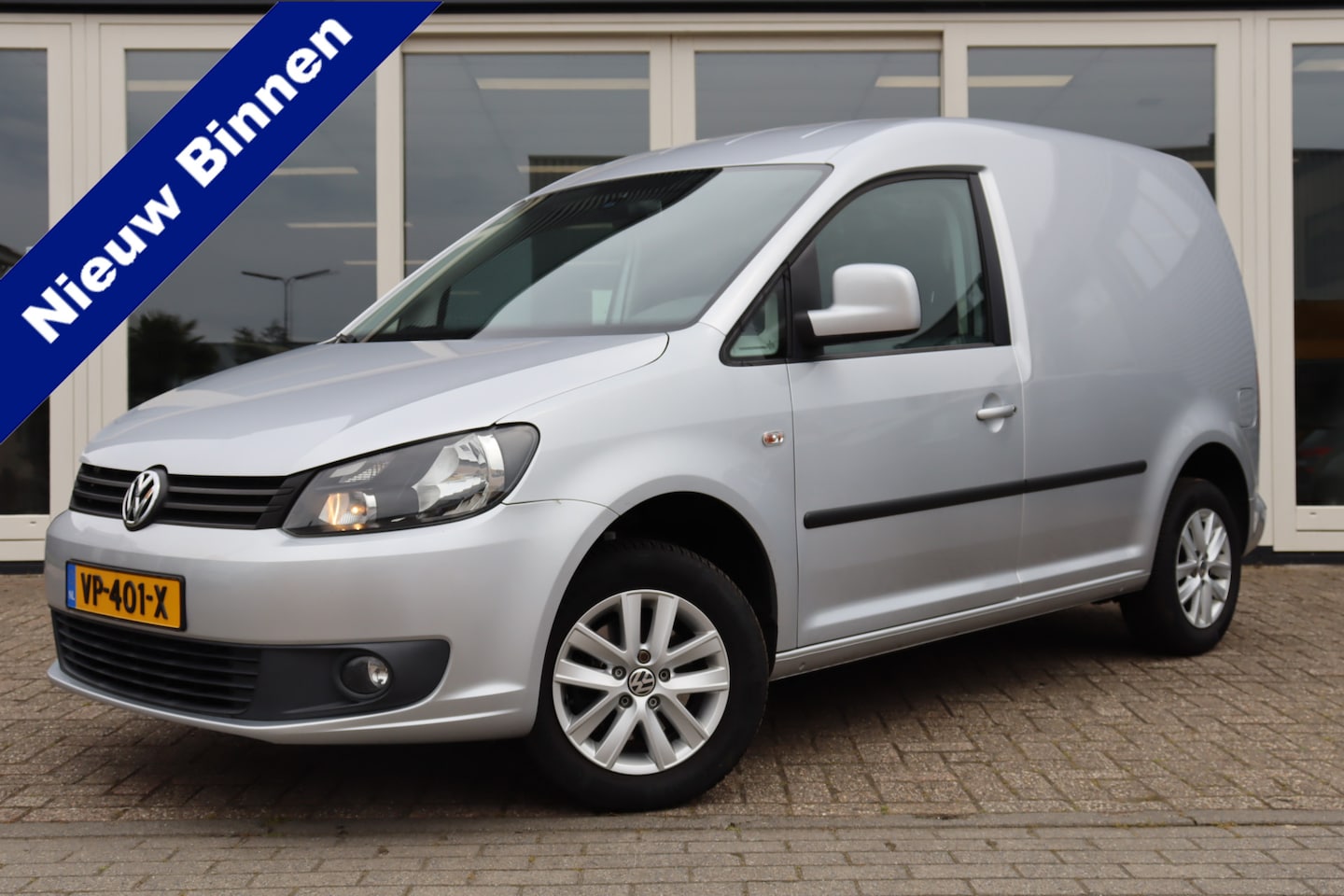 Volkswagen Caddy - 1.6 TDI 1.6 TDI, Airco, PDC A, Trekhaak, Navi, Automaat, Cruise, Prijs is Rijklaar - AutoWereld.nl