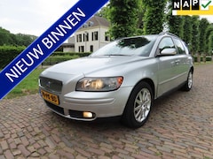 Volvo V50 - 2.4 Elite Automaat Leer/Stof Ecc Cruisecontrol Xenon Lm Velgen *Apk t/m 2-6-2027