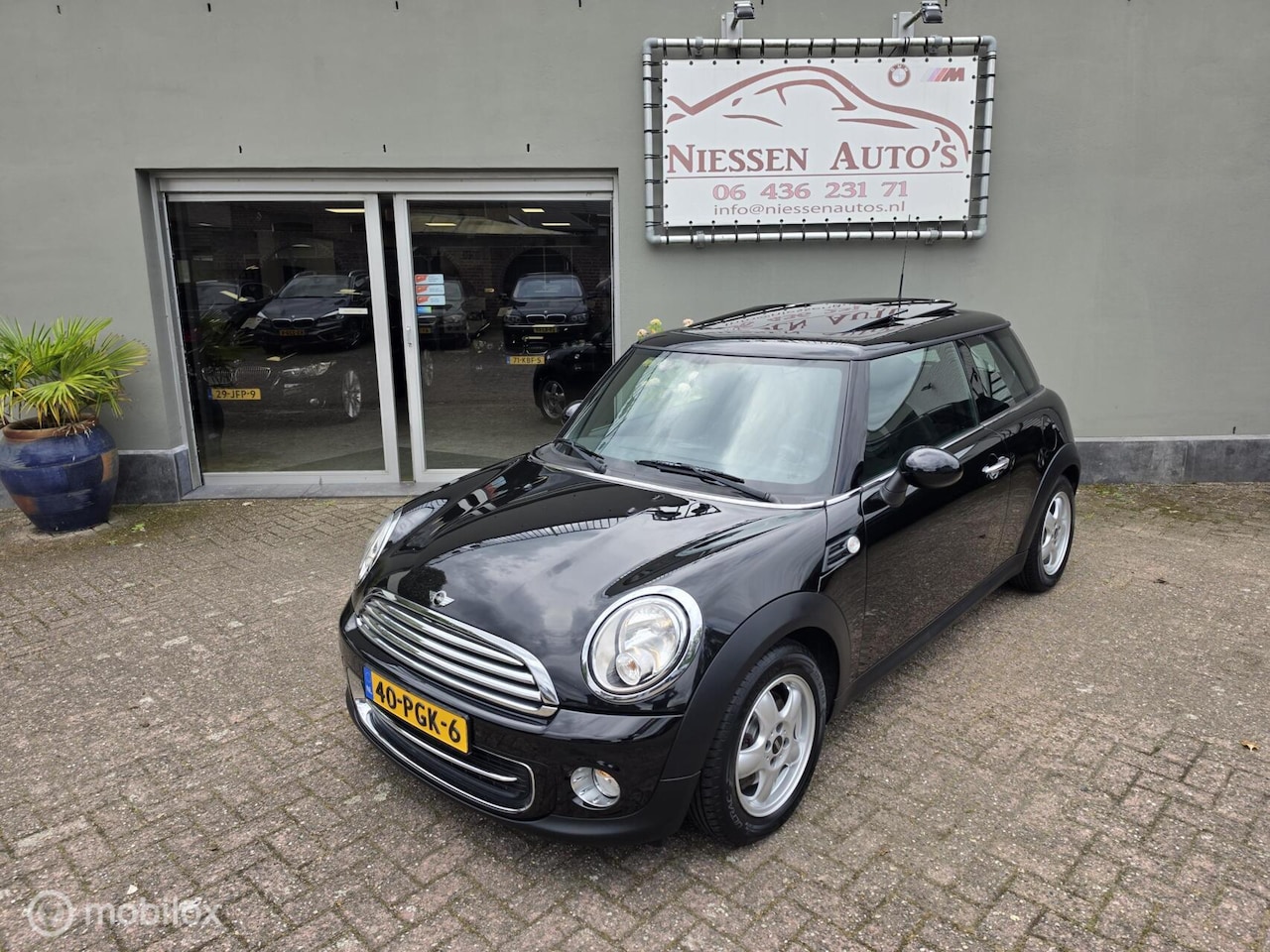 MINI Cooper - Mini 1.6 LCI 1ste eigenaar/Pano/Cruise Control - AutoWereld.nl